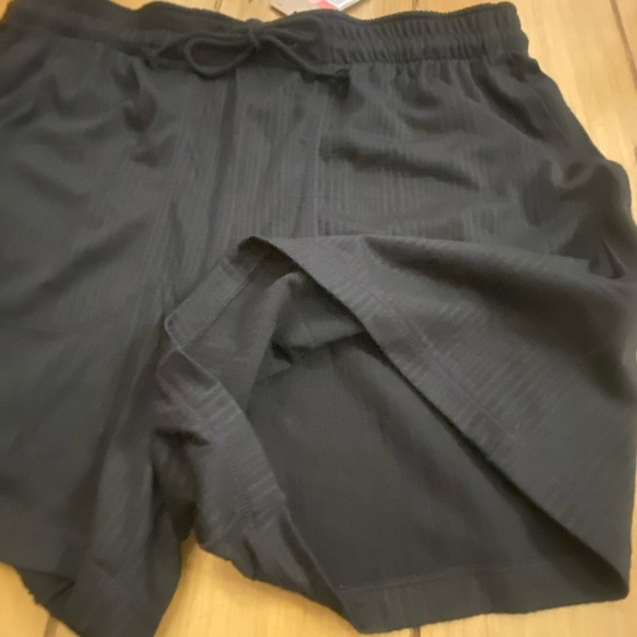 Nike Men’s Dri Fit Yoga Training Unlined Shots Pockets New Black Large - Picture 3 of 12